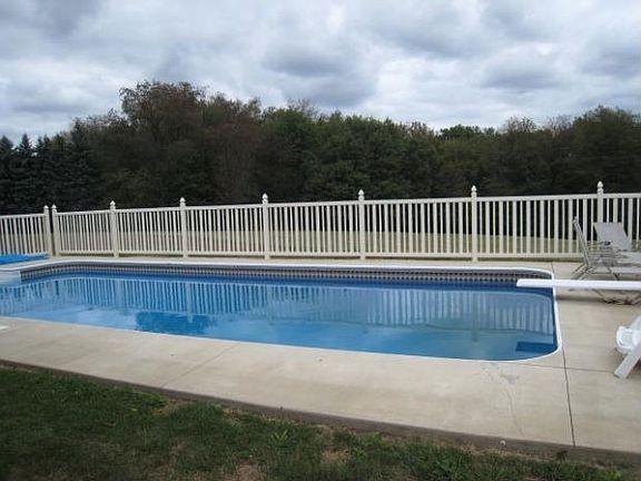 2nd image of 46050 Sunset Ln