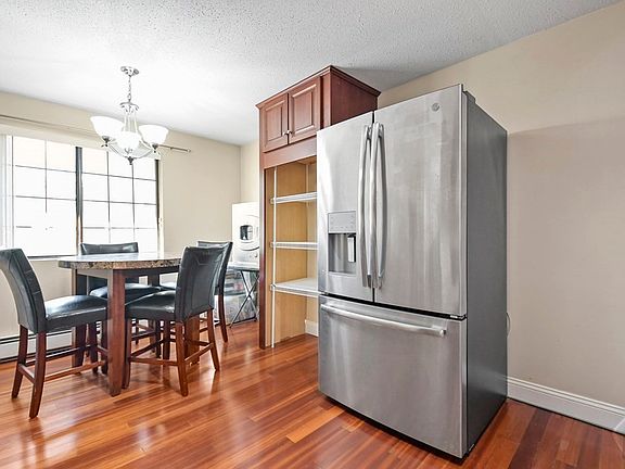 4th image of 1820 Skyline Dr Unit 19