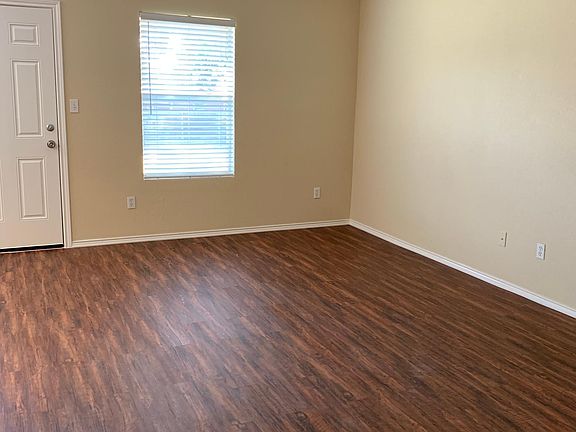 3rd image of 1103 Ashwood Ct