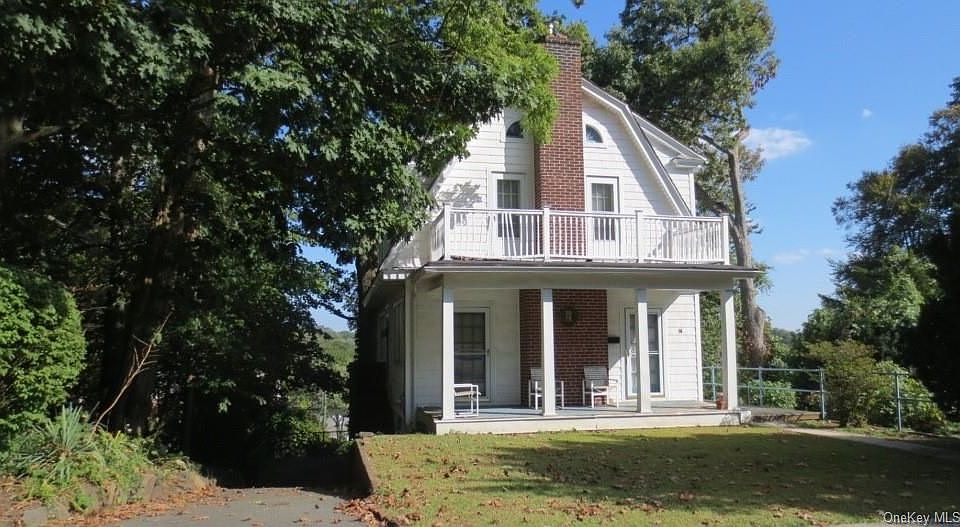 1st image of 16 Hardy Pl