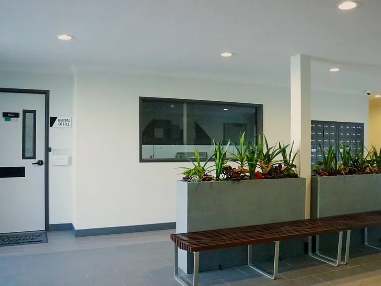 Devington Apartments — Photo 4