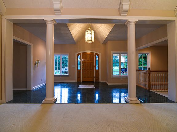 2nd image of 540 Edgemont Dr