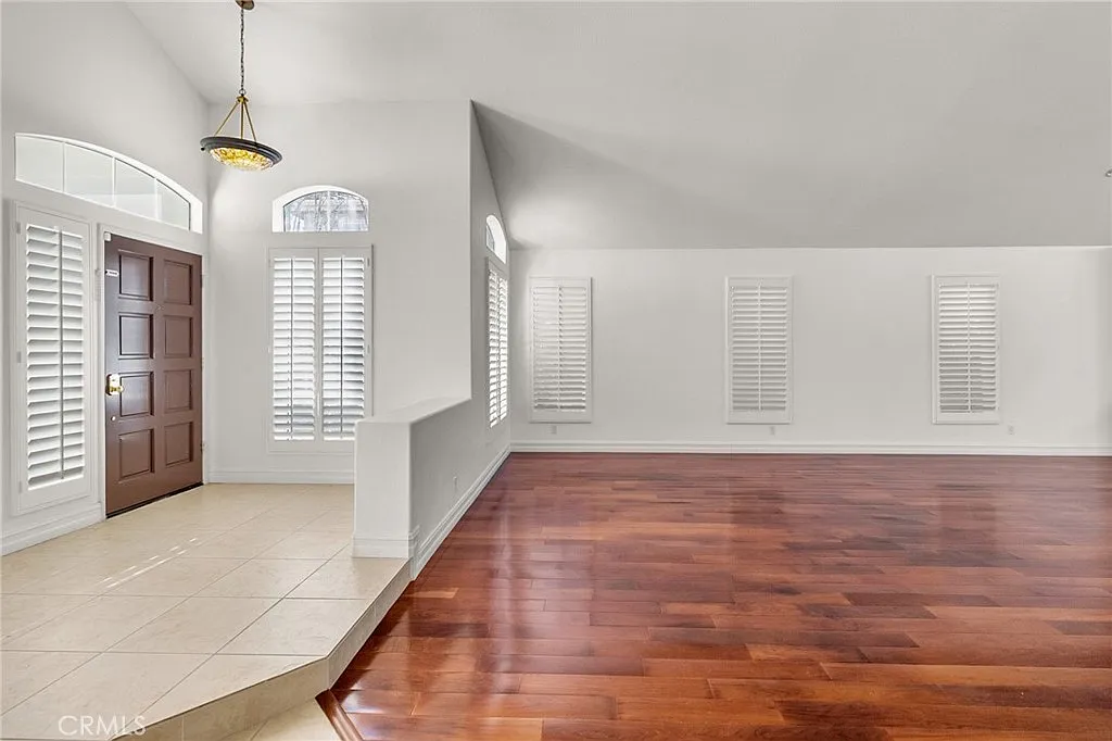 4 bed, 3572 sqft, $5,750 — Photo 3