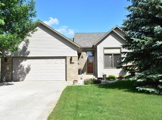 2805 Village Green Dr, Moorhead, MN 56560