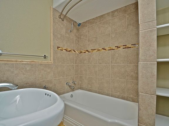 3rd image of 4624 Belleview Ave APT D