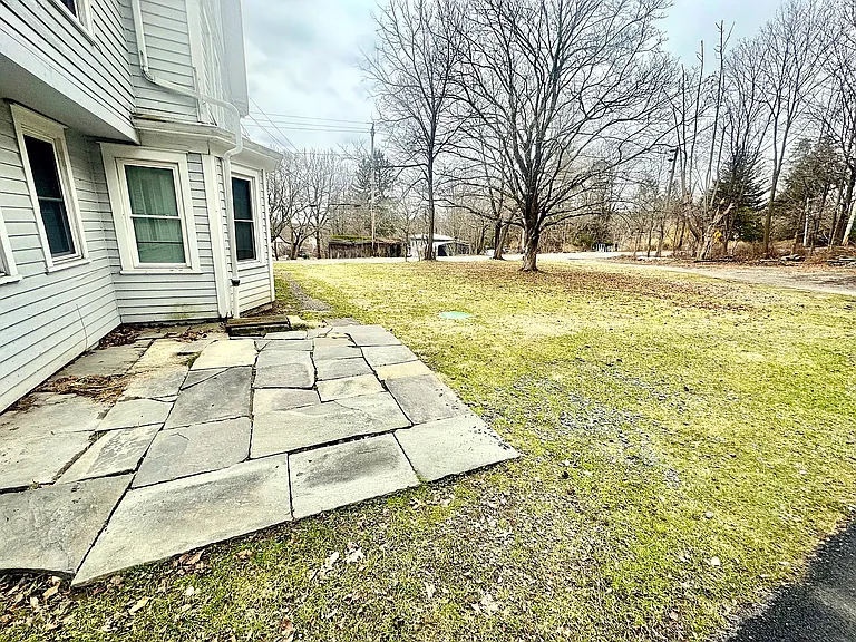 82 State St — Photo 18