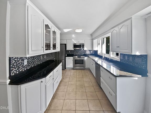 2nd image of 103 Lochberry Ln