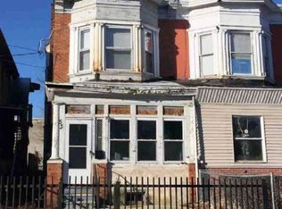 53 S 29th St, Camden, NJ 08105