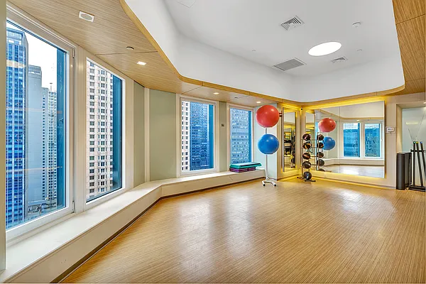 Rented by CORE | media 9