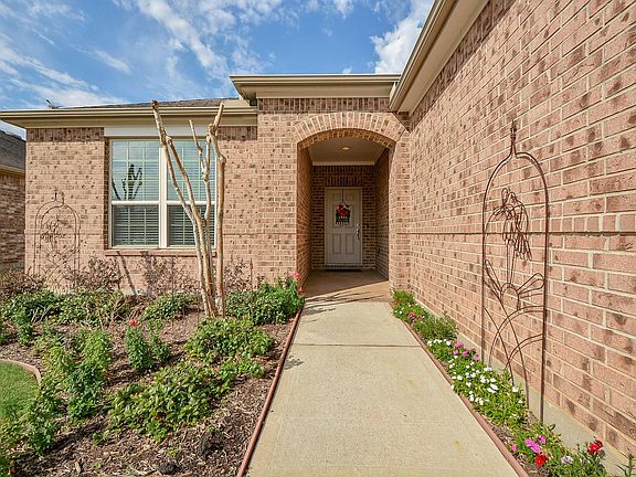 2nd image of 406 Bluestem Cv
