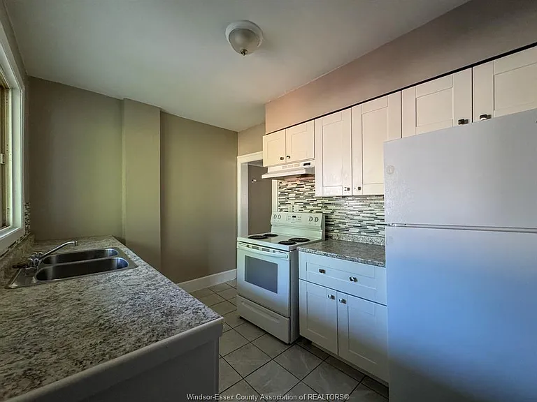 3458 Harris St — Photo 7