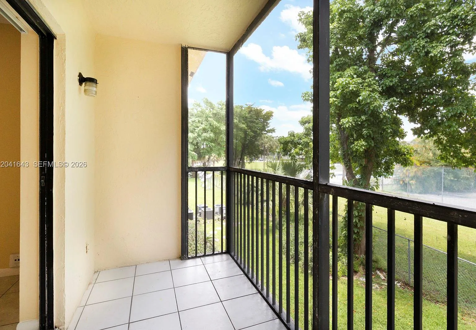 2 bed, 2.0 bath, 850 sqft, $2,100 — Photo 4