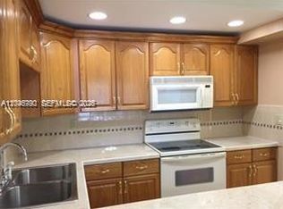 9301 SW 92nd Ave APT A211, Miami, FL 33176