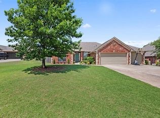 108 Summit Ridge Ct, Norman, OK 73071