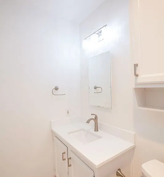 921 Mossvine Dr — Photo 34