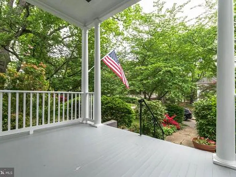 720 Gladstone Ave — Photo 3