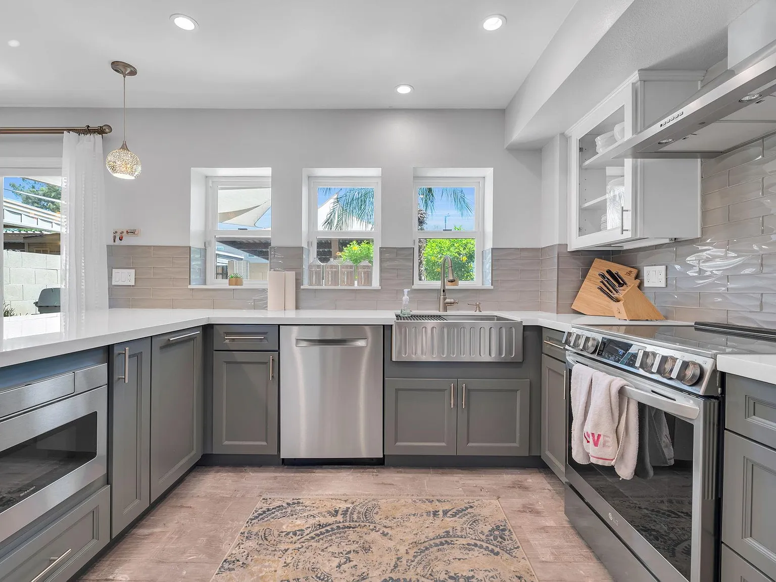 7663 E Montecito Ave — Photo 4