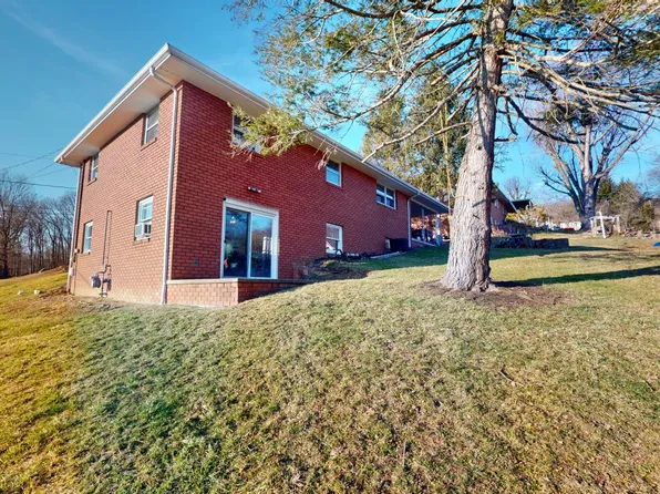 302 Likens St, Westernport, MD 21562