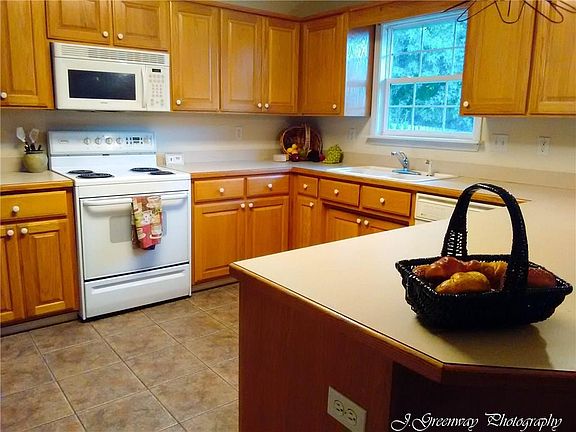 4th image of 69 Pimlico Dr