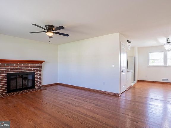 2nd image of 1505 Southview Rd