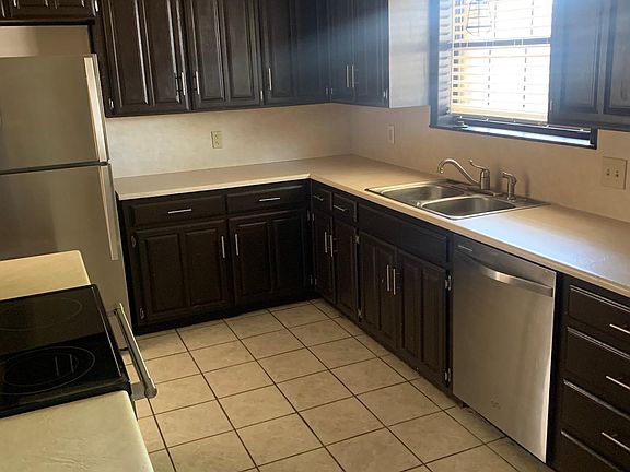 2nd image of 1358 Fox Hollow St
