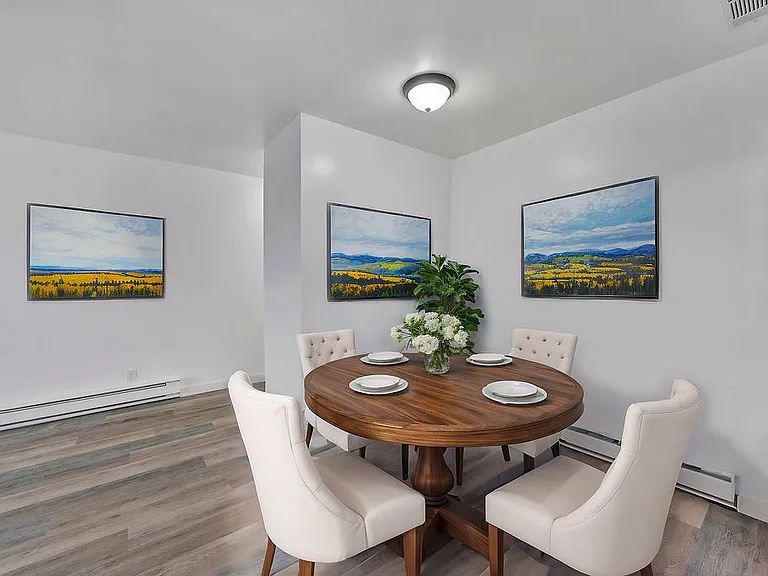 Apply At

Under Rentals

1 & 2 Bedroom Apartments Available

Water and Trash Paid!
Tags
