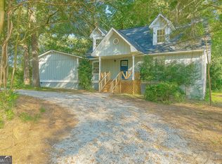 23 Club Dr, Locust Grove, GA 30248
