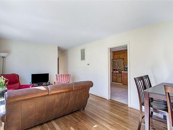 5th image of 200 Robin Ave