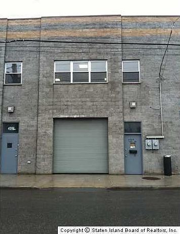 1st image of 4394 Victory Blvd
