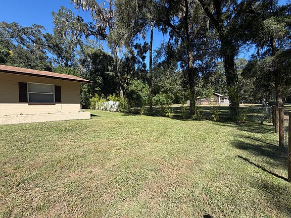 2nd image of 555 NE 33rd St