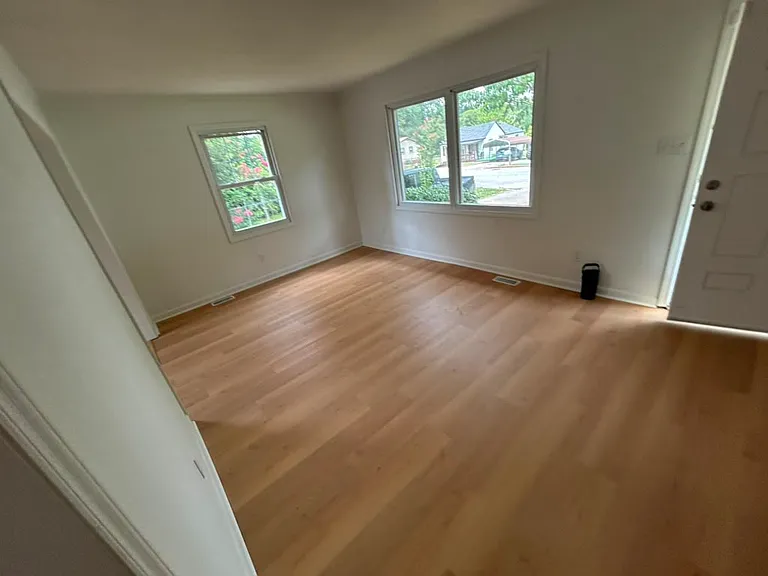 153 Octavia Dr — Photo 8