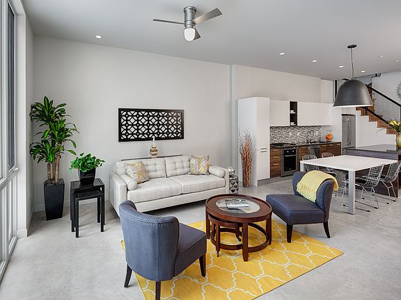 2nd image of 455 W Hobbie St #5