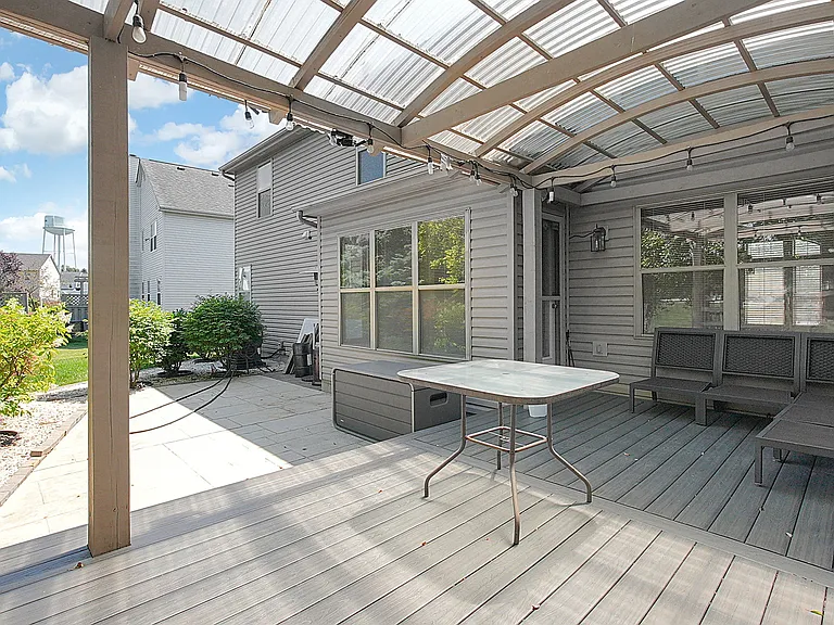 7961 Pinehill Rd — Photo 40