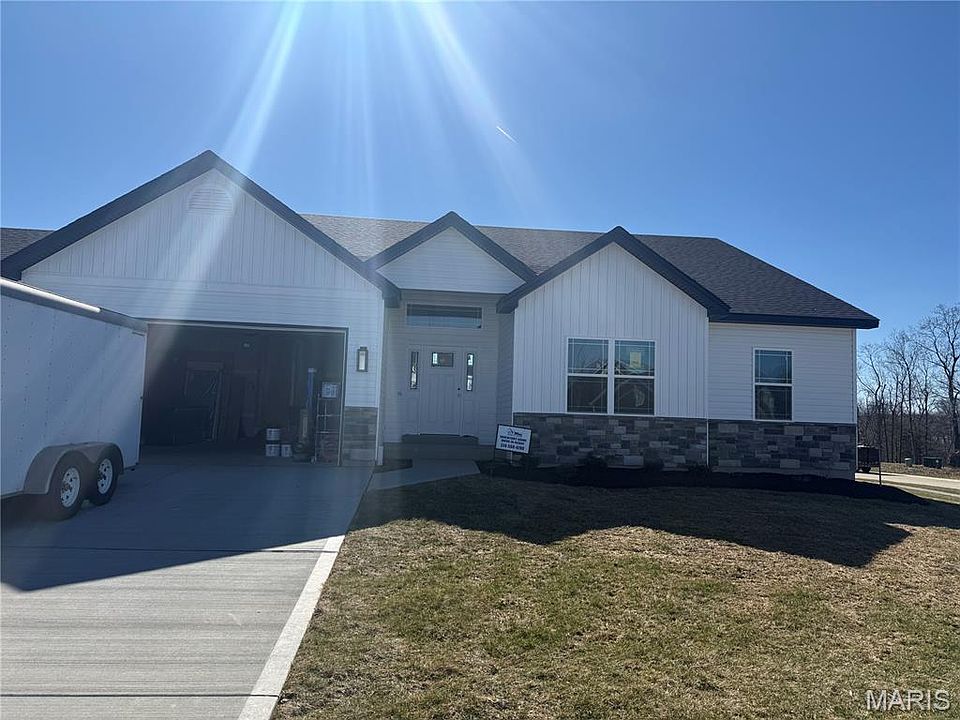 1st image of 102 Timber Wind Dr
