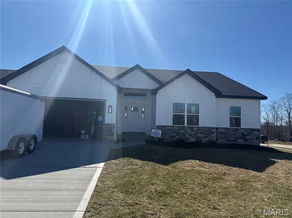 102 Timber Wind Dr, Wentzville, MO 63385