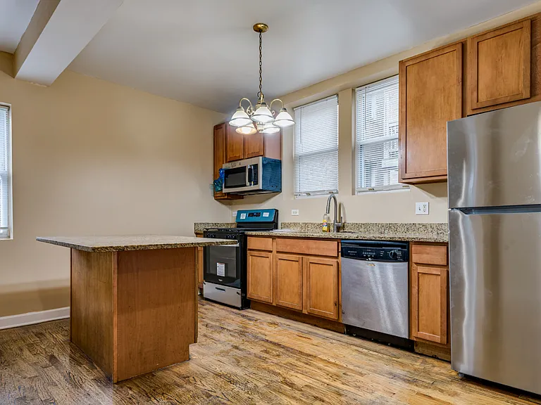 2251 W Rosemont Ave — Photo 13