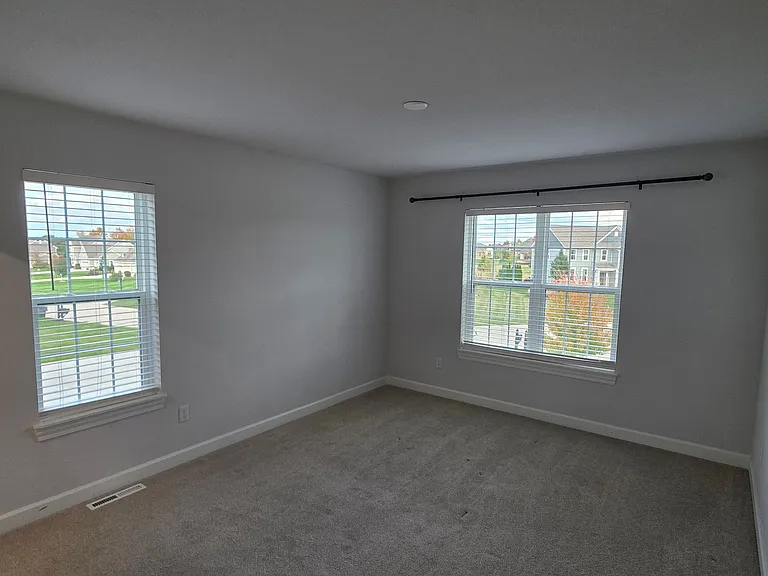 W239N3743 River Birch Ct — Photo 24