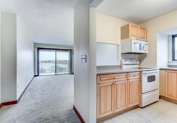 3rd image of 11 Cox Ct APT 7