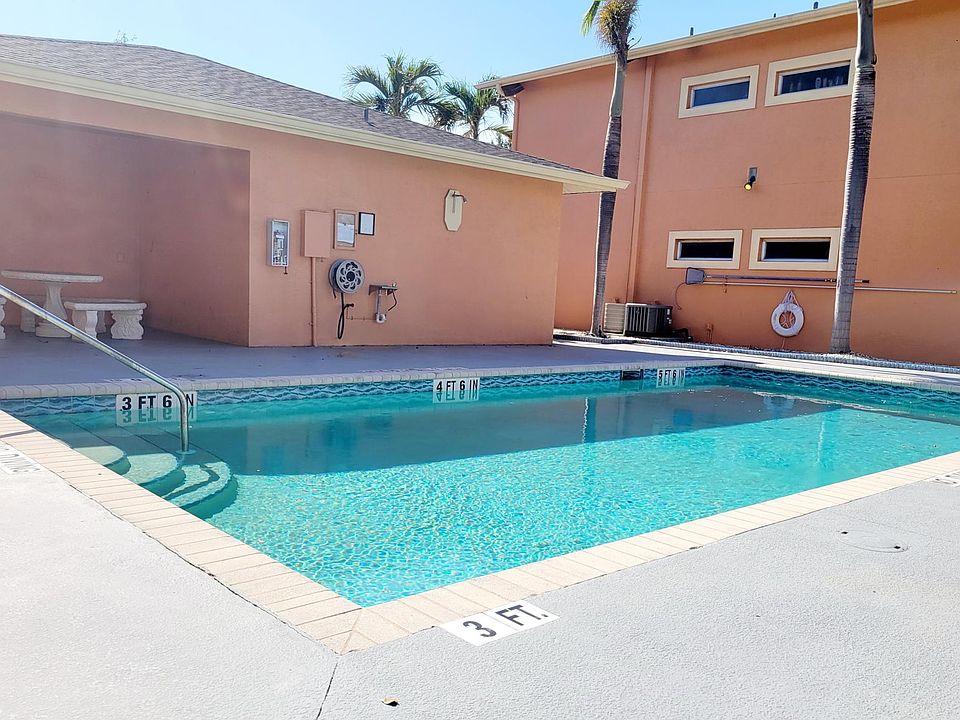 1st image of 1109 SW 48th Ter APT 6