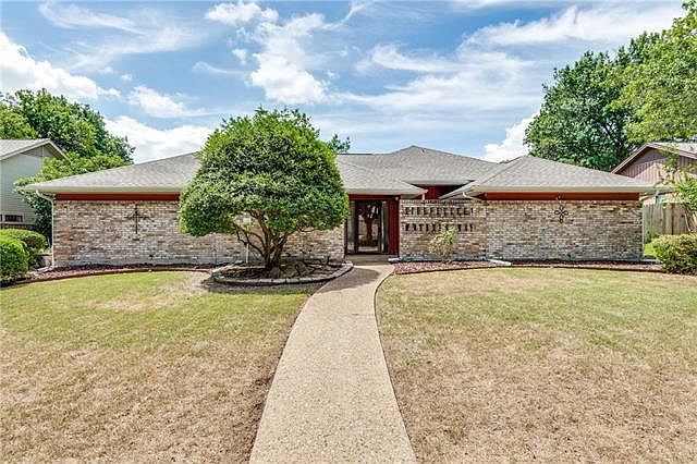 1st image of 1900 Lake Crest Ln