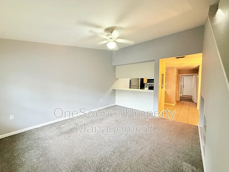 3 bed, 3.0 bath, 1209 sqft, $1,250 — Photo 2