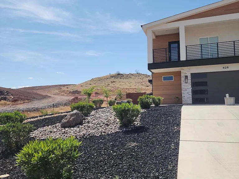 828 E Desert Cactus Dr — Photo 10