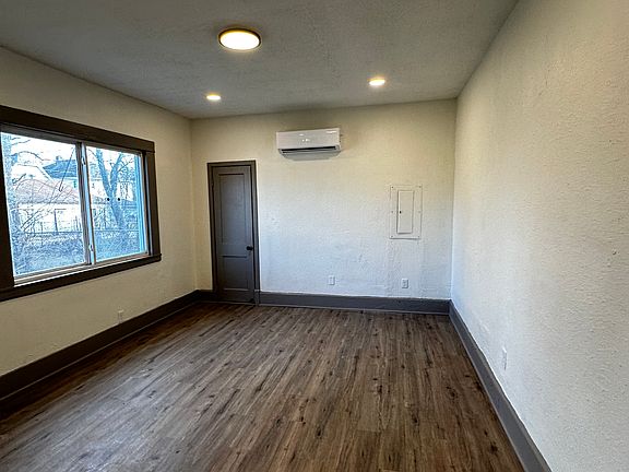 4th image of 3117 N New Jersey St #3