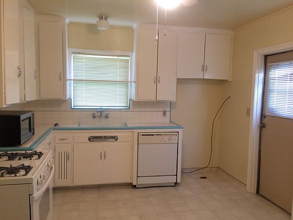 5th image of 1402 E Cornell Ave