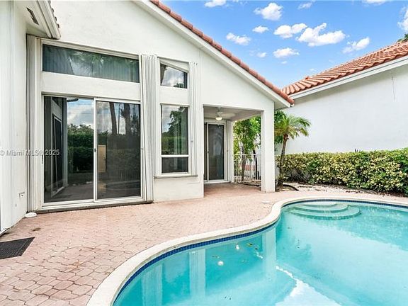 3rd image of 1061 Bel Aire Dr E #1061