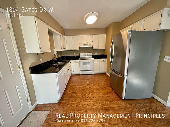 3rd image of 1804 Gates Dr W