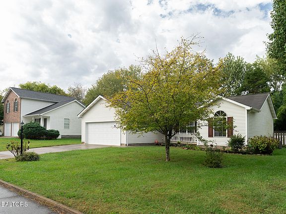 3rd image of 6931 Yellow Oak Ln