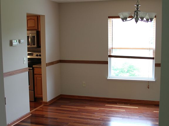 4th image of 146 Cheshire Crossing Dr