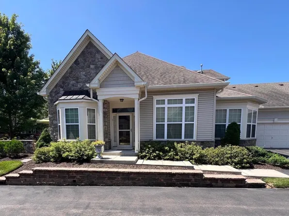 216 Willow Dr, Newtown, PA 18940