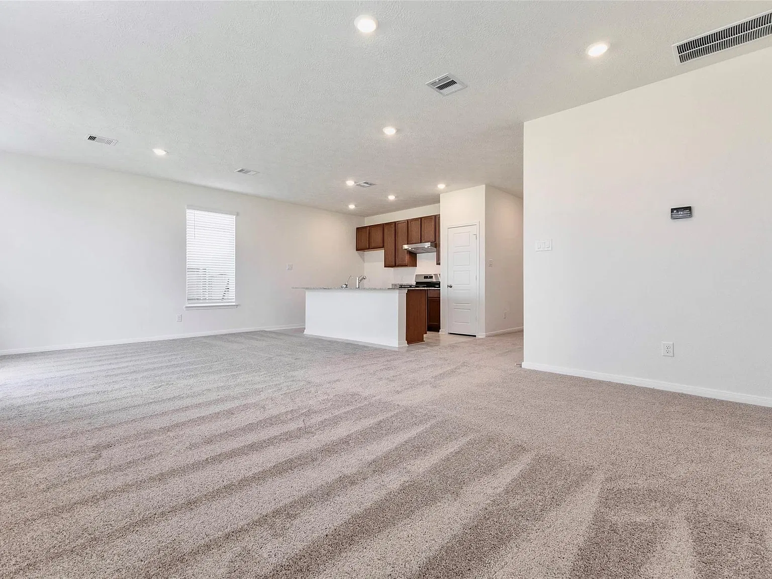 3 bed, 2.0 bath, 1675 sqft, $2,150 — Photo 4